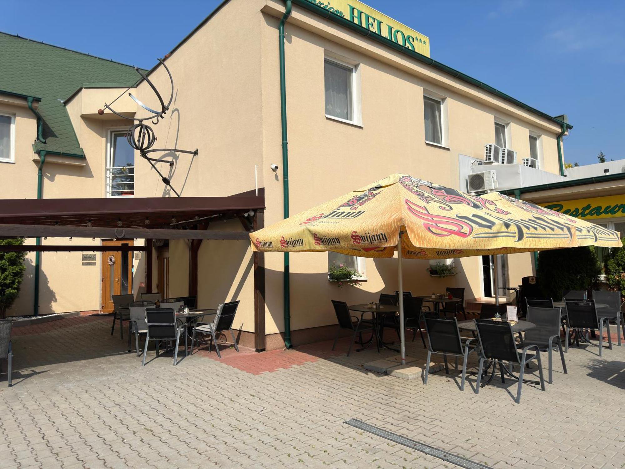 Penzion Helios Bratislava Luaran gambar